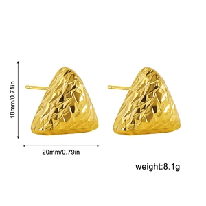 Detailed view of 18K gold triangular earrings with textured geometric facets and dimensions