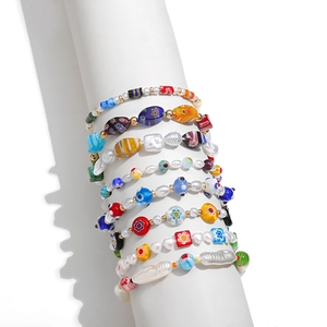 Pulsera multicapa Y2K con cuentas de vidrio millefiori y perlas barrocas