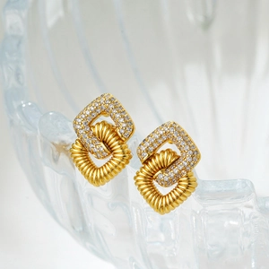 Boucles d'oreilles doubles en acier inoxydable plaqué or 18 carats et oxydes de zirconium