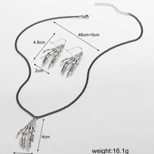 Gothisches Schmuckset mit Skeletthand-Halskette und Ohrringen inklusive Maßen