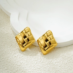 Orecchini chic in acciaio inossidabile placcati oro 18K con texture trapuntata geometrica