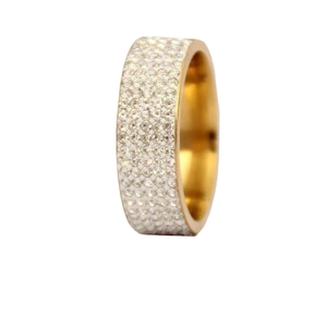 Elegante anello in acciaio inossidabile dorato da 8mm con cinque file di cristalli