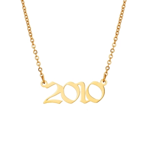 Détail du collier avec pendentif année 2010 doré en acier inoxydable au fini poli