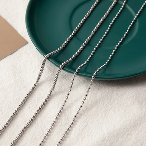Assortiment zilveren roestvrijstalen Venetiaanse schakelketting en ronde kralenketting