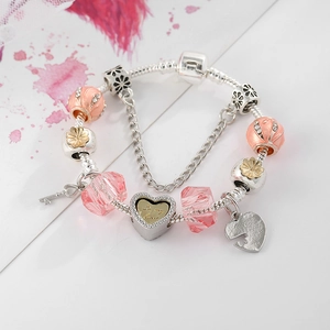 Rosa DIY Charm-Armband mit Herzanhänger, Schlüsselschloss und Kristallperlen auf Schlangenkette