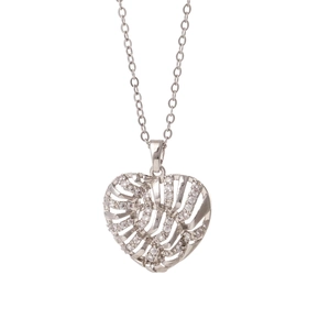 Collier élégant avec pendentif cœur argenté orné de zircons brillants incrustés