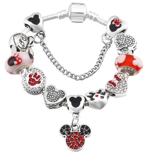 Bracciale con ciondoli a tema Minnie in perle di vetro con dettagli argentati e cristalli rossi