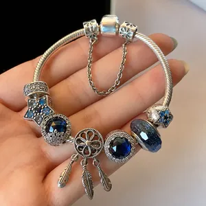 Bracciale con ciondoli acchiappasogni cielo stellato blu con catena a serpente d'argento