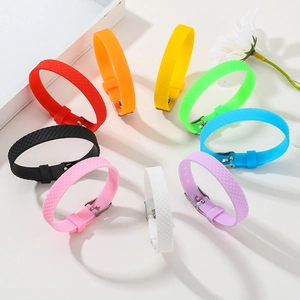 Bracelets en silicone colorés de 10mm avec texture en nid d'abeille et boucle métal