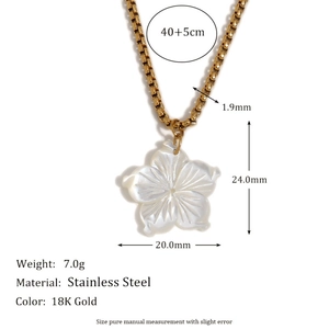 Halskette aus 18K vergoldetem Edelstahl mit Muschelblüte und quadratischer Perlenkette für Damen