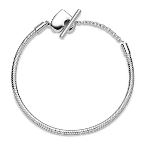 Bracciale a catena serpente in argento lucido con elegante chiusura a barra a cuore