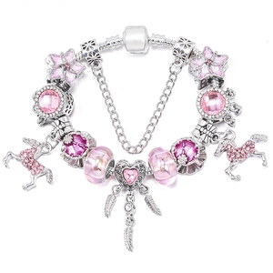 Pulsera de dijes de caballo DIY con cristales rosas y atrapasueños de corazón plata