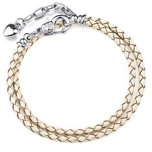 Dubbelgewikkelde crème gevlochten lederen armband met zilveren sluiting en hartje