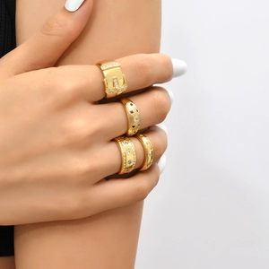 Retro 18K vergulde verstelbare ringen set met zirkonia gesp en sterreliëf detail
