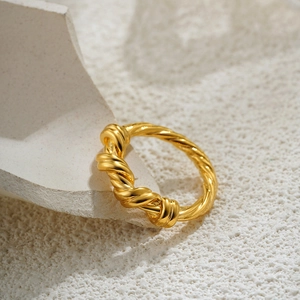 Minimalist 18K gold-plated twisted rope ring with a spiral braided texture for women