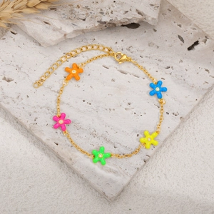 18K gold plated stainless steel bracelet with colorful enamel daisy flower charms