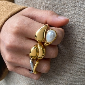 Artistic 18K gold teardrop pearl open ring set with minimalist fluid design for women