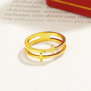 Eleganter zweischichtiger Kreuzring in Goldoptik mit weißen Zirkonsteinen für Damen