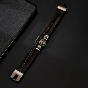 Men's retro multilayer brown leather bracelet with silver skull charm and metal clasp