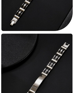 Detail eines Herren-Edelstahlarmbands mit schwarzen Silikongliedern und polierter Metallplatte