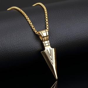 Hip hop style gold arrowhead pendant necklace for men with durable box chain detail