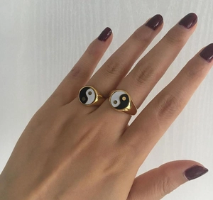Set of two 18K gold plated stainless steel chunky rings with Yin Yang enamel patterns