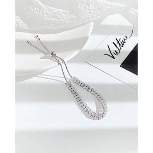 Élégant Bracelet de Tennis en Cuivre à Double Rangée de Zirconia pour Femme Fermoir Bolo Réglable Bijou de Mode Cadeau