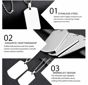 Vue macro d'un collier plaque d'identité en acier inoxydable poli au design minimaliste