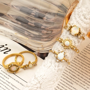 Vintage Bohemian Stainless Steel Sun Flower Ring Gold Plated Rhinestone Inlaid Fashion Retro Charm Jewelry For Women