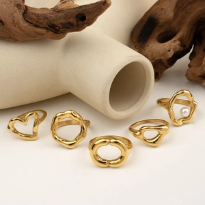 5-piece set of 18k gold plated stainless steel irregular geometric rings with a pearl