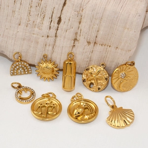 Collana con Pendente a Capsula Cilindrica in Acciaio Inossidabile Vintage Placcato Oro 18K Gioielli Commemorativi per Uomo Donna
