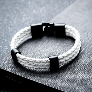 Minimalist men's multi-layer white braided leather bracelet with matte black magnetic buckle