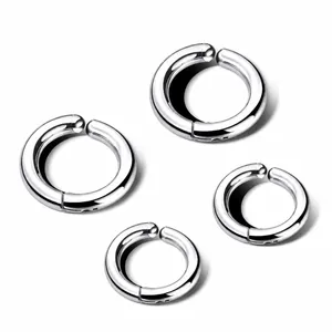 Orecchini a Cerchio in Acciaio Inossidabile per Uomo Orecchini a Bottone Tondi Minimalisti Hip Hop Streetwear Gioielli Punk