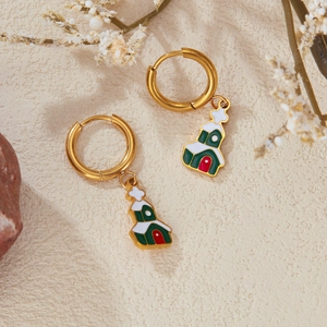 Boucles d'oreilles de Noël avec pendentif église en émail coloré et finition dorée