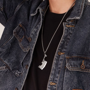 Collier pour hommes en acier inoxydable avec pendentif hachoir texturé sur chaîne à maillons