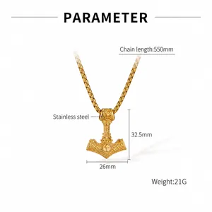 Vue détaillée du pendentif Mjölnir en acier doré avec dimensions 32,5x26mm