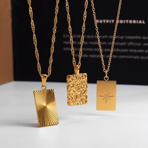 Vintage Stainless Steel Octagram Zirconia Rectangle Pendant Necklace For Women Gold Plated Hammered Texture Sunburst Jewelry Gift