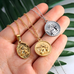 Collana con Ciondolo Angelo Cherubino in Acciaio Inossidabile Vintage per Donna Uomo Oro Argento Medaglione a Moneta in Rilievo