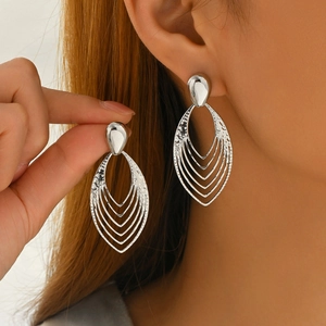 OPK Mode Edelstahl Hohlblatt-Tränenform Ohrstecker Für Damen Minimalistisch Gehämmert Geometrische Schmuck Ohrringe