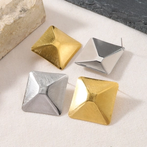 Geborsteld Roestvrij Staal Piramide Oorknopjes 18K Verguld Geometrische Vierkante Dames Sieraden