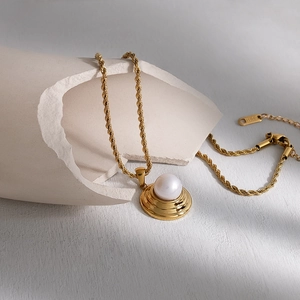 Collana vintage francese con perla e catena a corda placcata in oro 18 carati