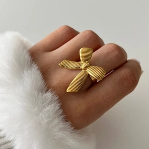 Retro bow knot open ring in 18K gold plated stainless steel with ribbed texture