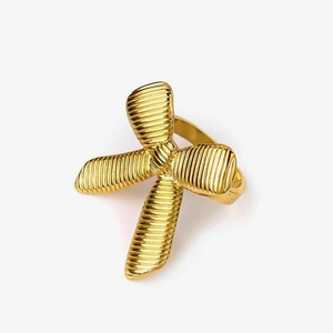 Waterproof 18K gold titanium steel bow ring with textured vintage striped petals