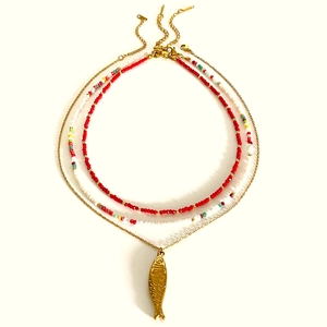 Conjunto de collares de cuentas acrílicas y colgante de pez de acero para mujer