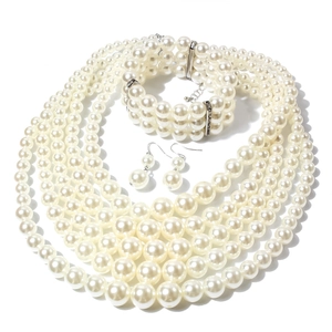 Dreiteiliges mehrlagiges Perlenset mit Kette, Armband und Ohrringen in Creme-Weiß