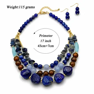 Set di collana multistrato bohémien con perline blu e dettagli in oro