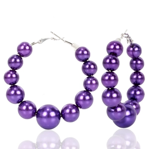 Orecchini a cerchio con perle viola e design sfumato per un look alla moda unico