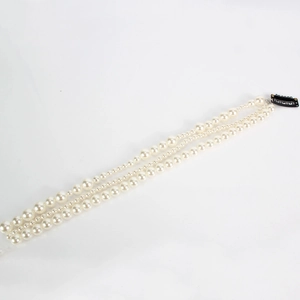 Chaîne de cheveux à trois rangs en perles dégradées avec fixation par clip noir