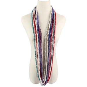 Clásico collar multicapa de perlas artificiales de colores con vibrantes cuentas redondas