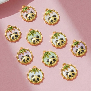 Pendente Panda in Lega con Bambù per Creazione Gioielli Fai da Te Bracciale Collana Testa di Panda Smaltata Solo Ciondolo Senza Catena